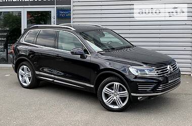 Позашляховик / Кросовер Volkswagen Touareg 2016 в 