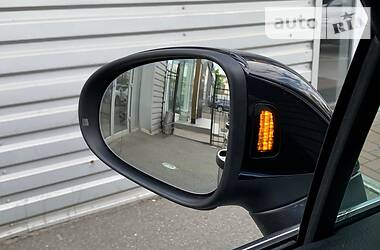 Позашляховик / Кросовер Volkswagen Touareg 2016 в 