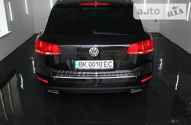 Позашляховик / Кросовер Volkswagen Touareg 2010 в 