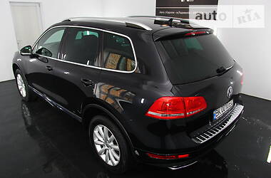 Позашляховик / Кросовер Volkswagen Touareg 2010 в 