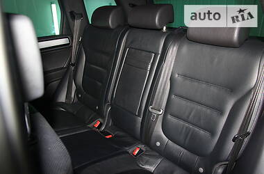 Позашляховик / Кросовер Volkswagen Touareg 2010 в 