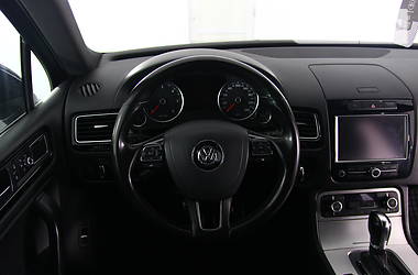 Позашляховик / Кросовер Volkswagen Touareg 2010 в 