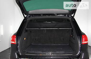 Позашляховик / Кросовер Volkswagen Touareg 2010 в 