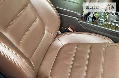 Внедорожник / Кроссовер Volkswagen Touareg 2012 в 