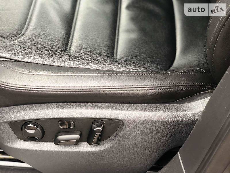 Позашляховик / Кросовер Volkswagen Touareg 2013 в Запоріжжі