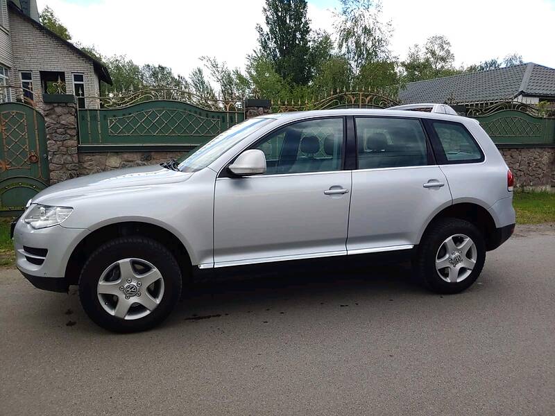 Позашляховик / Кросовер Volkswagen Touareg 2007 в Києві