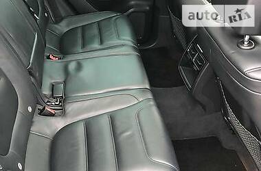 Позашляховик / Кросовер Volkswagen Touareg 2013 в 