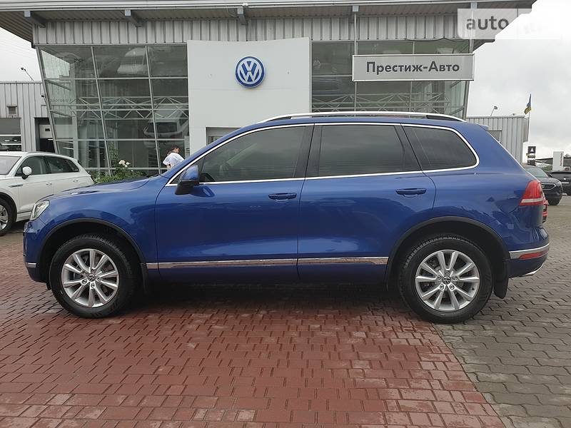Позашляховик / Кросовер Volkswagen Touareg 2015 в Хмельницькому