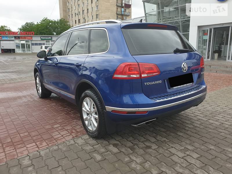 Позашляховик / Кросовер Volkswagen Touareg 2015 в Хмельницькому