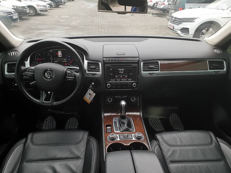 Позашляховик / Кросовер Volkswagen Touareg 2015 в Хмельницькому