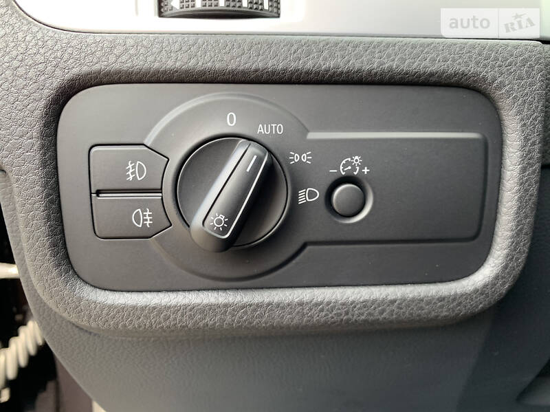 Позашляховик / Кросовер Volkswagen Touareg 2014 в Києві