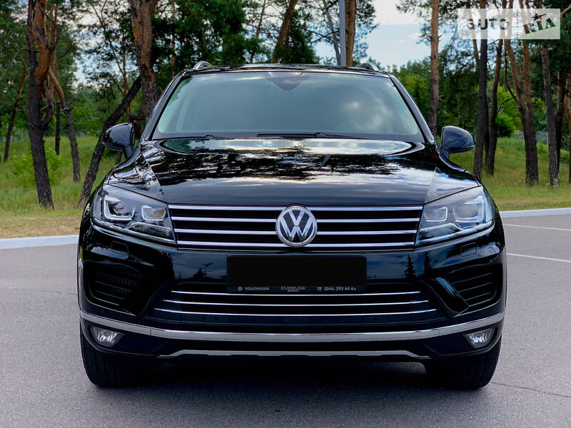 Позашляховик / Кросовер Volkswagen Touareg 2014 в Києві