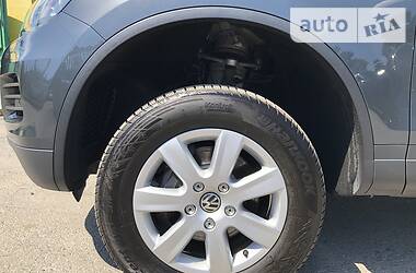 Внедорожник / Кроссовер Volkswagen Touareg 2013 в Тернополе