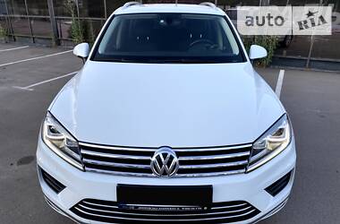 Внедорожник / Кроссовер Volkswagen Touareg 2017 в Киеве