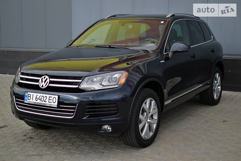 Позашляховик / Кросовер Volkswagen Touareg 2014 в Києві