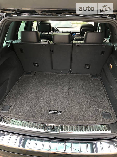 Позашляховик / Кросовер Volkswagen Touareg 2014 в Києві