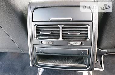 Позашляховик / Кросовер Volkswagen Touareg 2012 в 