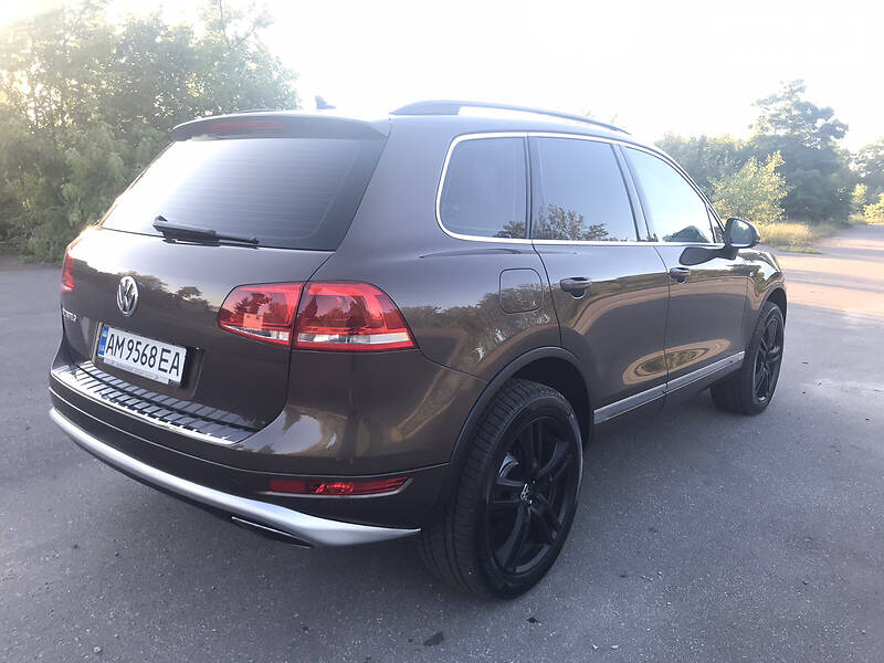 Позашляховик / Кросовер Volkswagen Touareg 2014 в Бердичеві