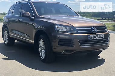 Внедорожник / Кроссовер Volkswagen Touareg 2013 в Покровске