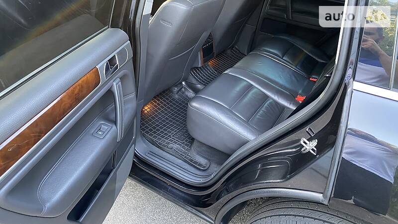 Позашляховик / Кросовер Volkswagen Touareg 2007 в Дніпрі