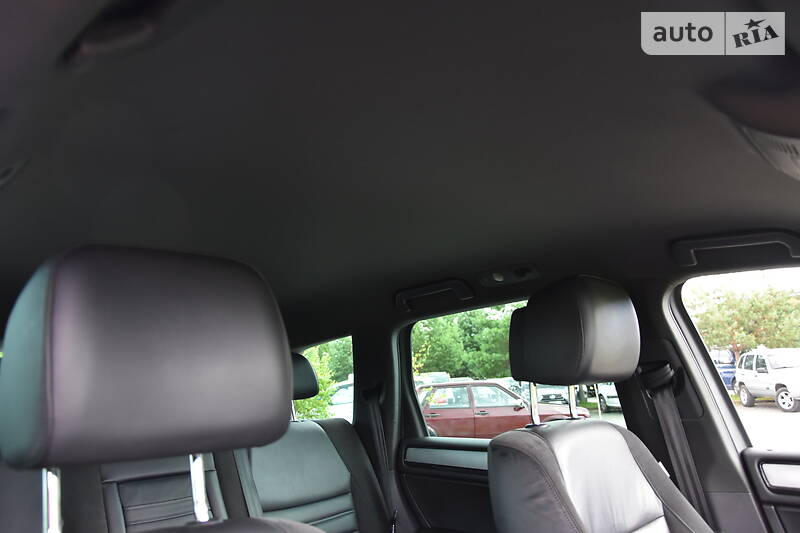 Позашляховик / Кросовер Volkswagen Touareg 2012 в Дрогобичі