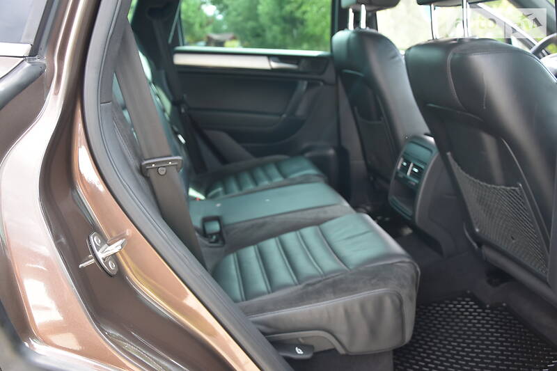 Позашляховик / Кросовер Volkswagen Touareg 2012 в Дрогобичі