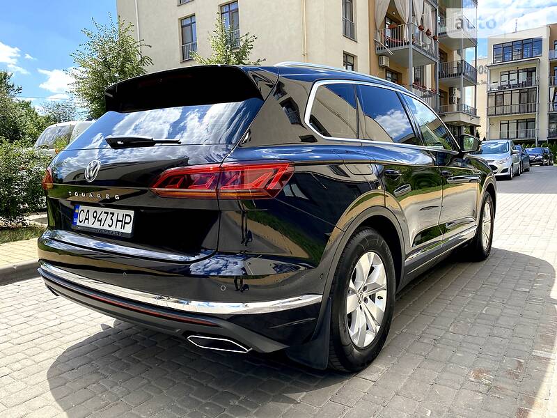 Позашляховик / Кросовер Volkswagen Touareg 2018 в Києві