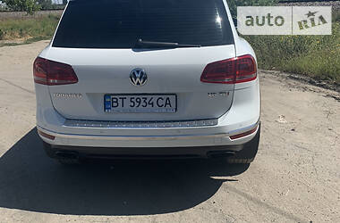 Внедорожник / Кроссовер Volkswagen Touareg 2014 в Херсоне