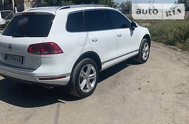 Внедорожник / Кроссовер Volkswagen Touareg 2014 в Херсоне