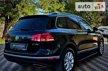 Позашляховик / Кросовер Volkswagen Touareg 2015 в 