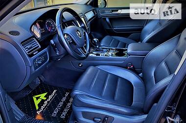 Позашляховик / Кросовер Volkswagen Touareg 2015 в 