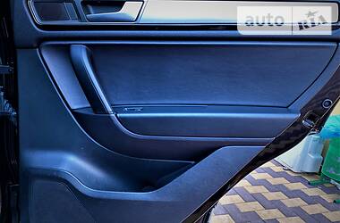 Позашляховик / Кросовер Volkswagen Touareg 2015 в 