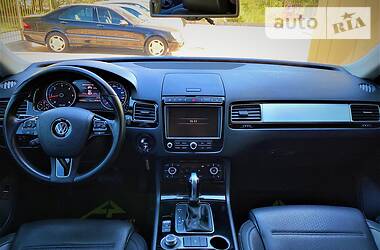 Позашляховик / Кросовер Volkswagen Touareg 2015 в 