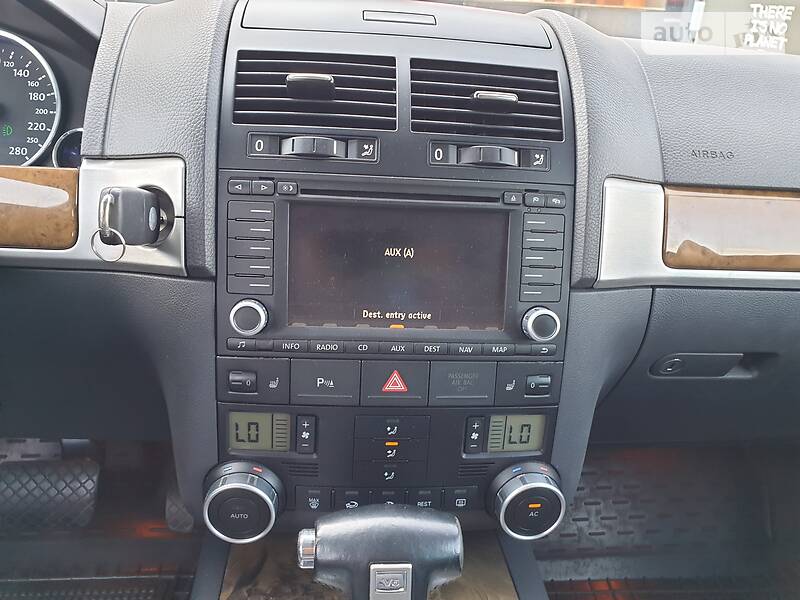Позашляховик / Кросовер Volkswagen Touareg 2007 в Києві