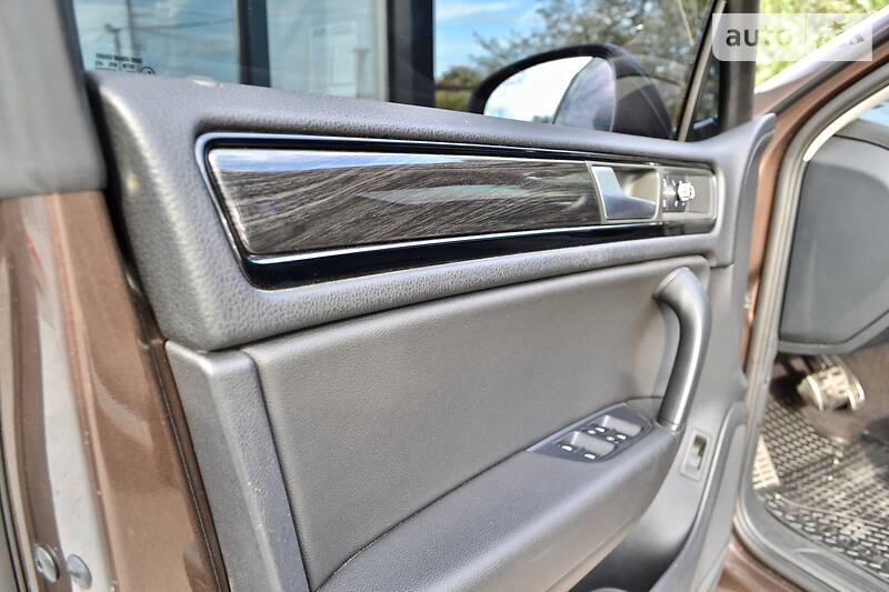 Позашляховик / Кросовер Volkswagen Touareg 2012 в Києві фото 30 Позашляховик / Кросовер Volkswagen Touareg 2012 в Києві