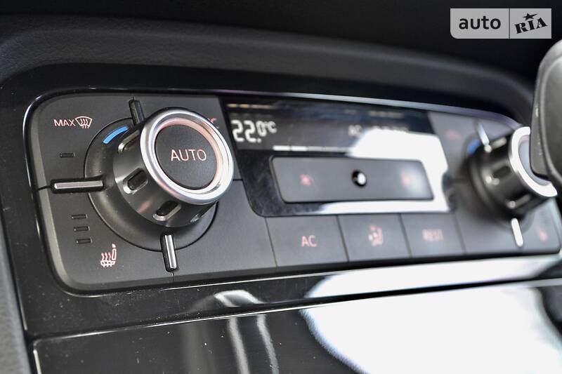 Позашляховик / Кросовер Volkswagen Touareg 2012 в Києві фото 41 Позашляховик / Кросовер Volkswagen Touareg 2012 в Києві