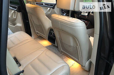 Позашляховик / Кросовер Volkswagen Touareg 2012 в 