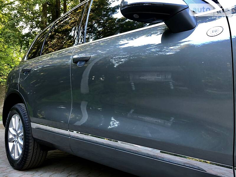 Позашляховик / Кросовер Volkswagen Touareg 2015 в Дрогобичі