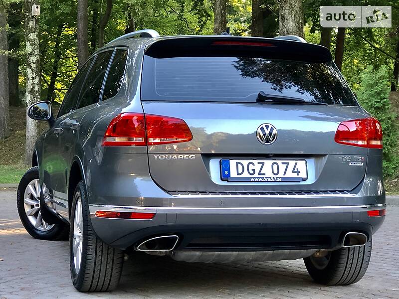 Позашляховик / Кросовер Volkswagen Touareg 2015 в Дрогобичі