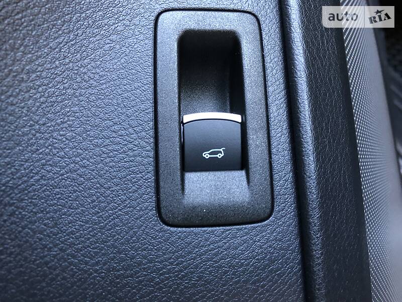 Позашляховик / Кросовер Volkswagen Touareg 2015 в Дрогобичі