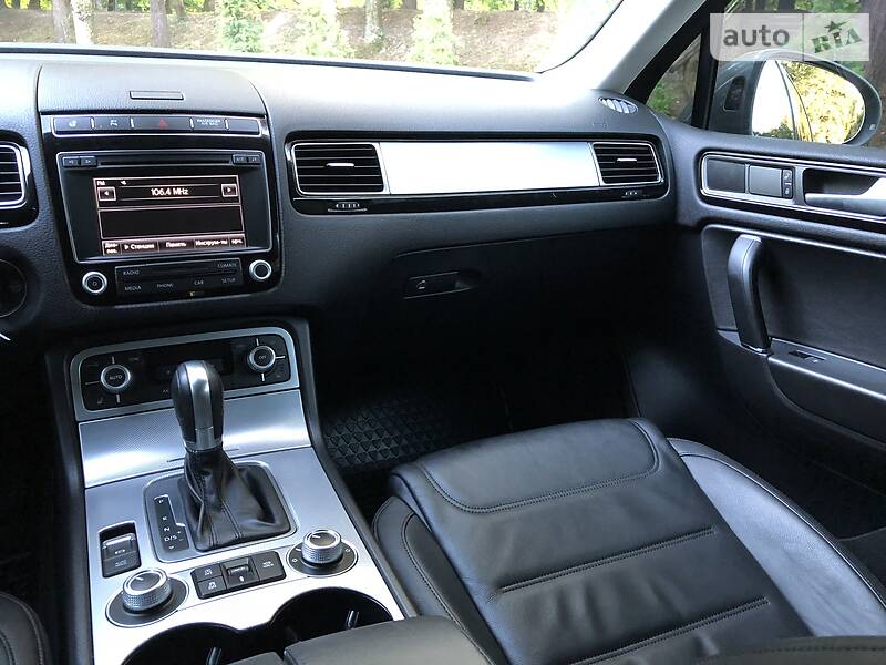 Позашляховик / Кросовер Volkswagen Touareg 2015 в Дрогобичі