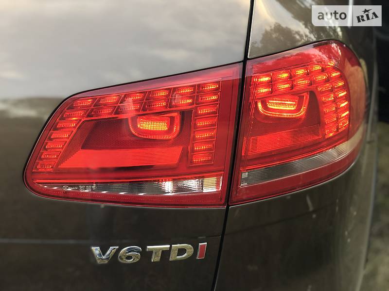 Внедорожник / Кроссовер Volkswagen Touareg 2014 в Киеве