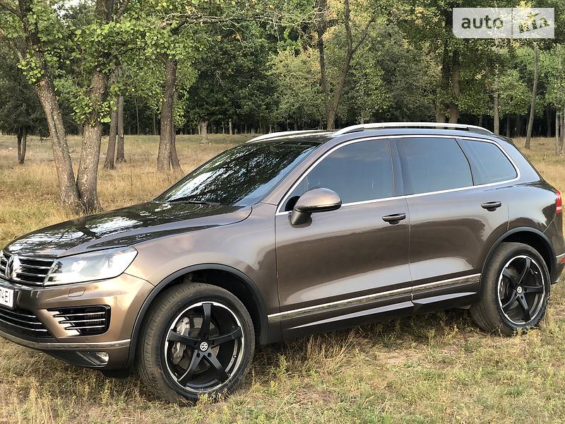 Внедорожник / Кроссовер Volkswagen Touareg 2014 в Киеве
