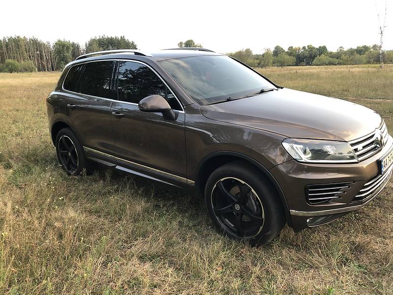 Внедорожник / Кроссовер Volkswagen Touareg 2014 в Киеве