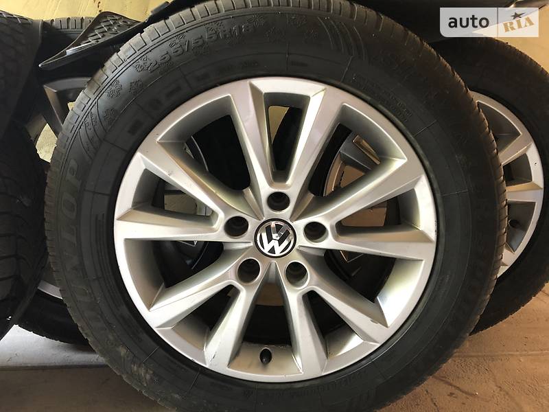 Внедорожник / Кроссовер Volkswagen Touareg 2014 в Киеве