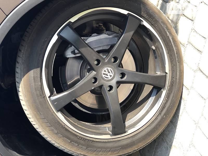 Внедорожник / Кроссовер Volkswagen Touareg 2014 в Киеве