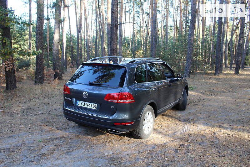Внедорожник / Кроссовер Volkswagen Touareg 2014 в Харькове