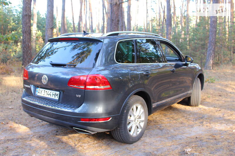 Внедорожник / Кроссовер Volkswagen Touareg 2014 в Харькове