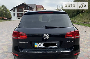 Внедорожник / Кроссовер Volkswagen Touareg 2014 в Тернополе