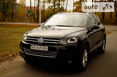 Внедорожник / Кроссовер Volkswagen Touareg 2013 в Харькове